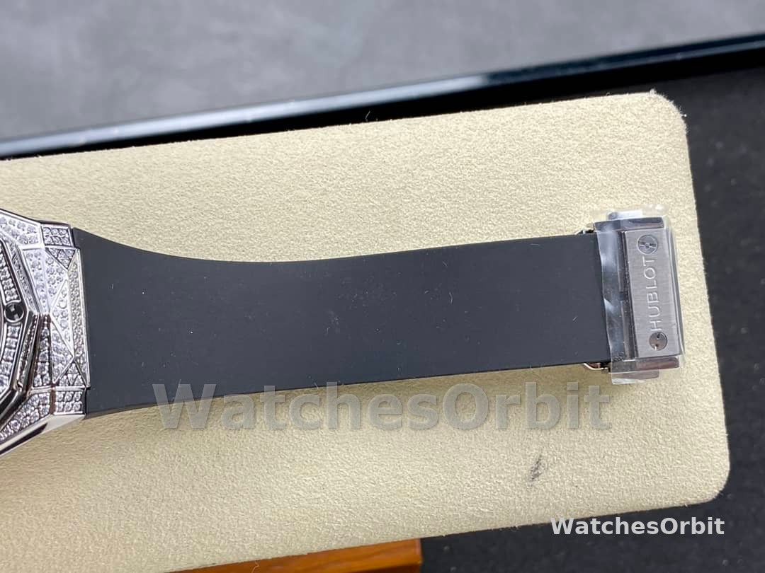 Hublot Classic Fusion 550.NS.1800.RX.1604.ORL19 40mm