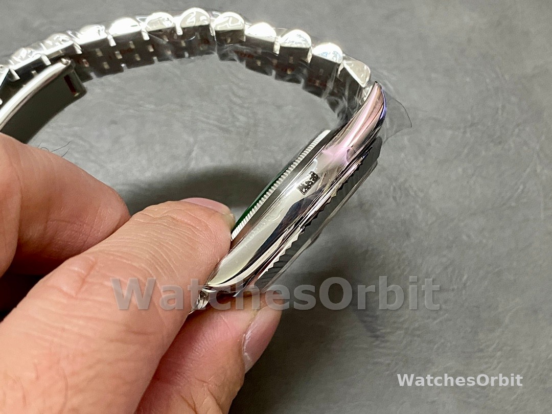 Rolex Datejust 41mm Pre owned Blue Motif Dial Jubilee Bracelet 126334