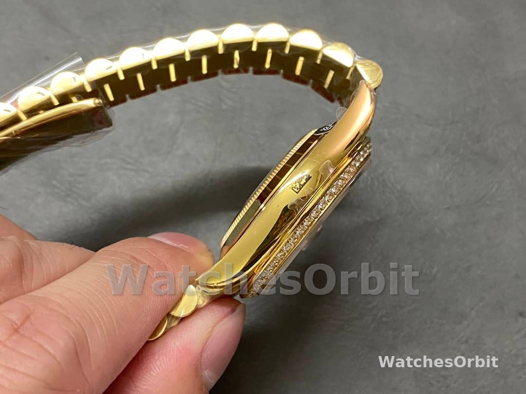 Rolex Day-Date 40 18K Yellow Gold Diamond Paved Dial Diamond m228348rbr 0037