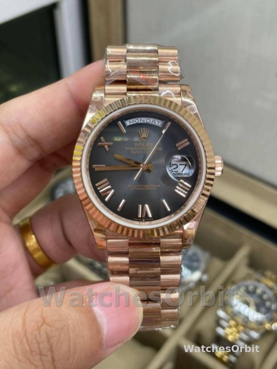 Rolex Day Date in 18 ct Everose Gold M228235 0055 40mm