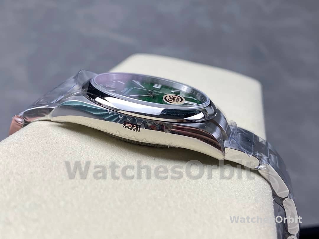 Rolex Oyster Perpetual 36mm 126000 Green Dial