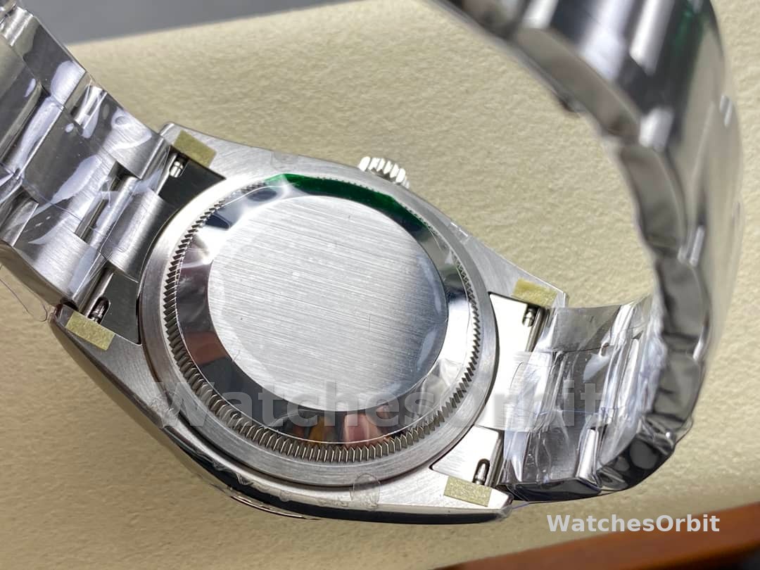 Rolex Oyster Perpetual 36mm 126000 Green Dial