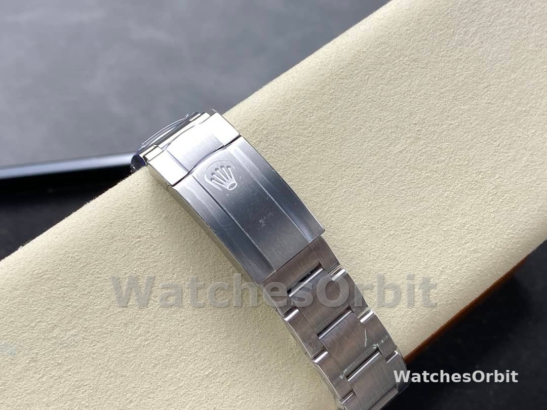 Rolex Oyster Perpetual 36mm 126000 Green Dial